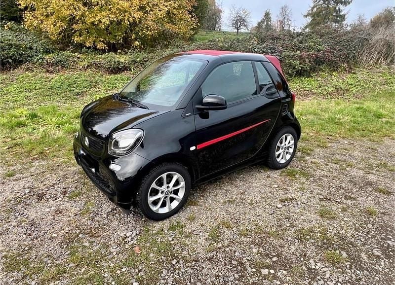 Schwarz Gebraucht 2016 Smart ForTwo Cabrio Cabrio | 9.800 € - Bild 1/4