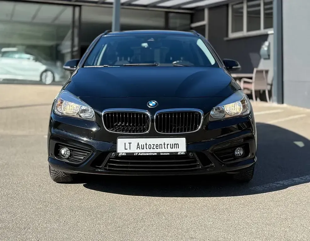 Second-hand BMW 218 Performance 150 CP (110 kW) 2015 Negru Monovolum