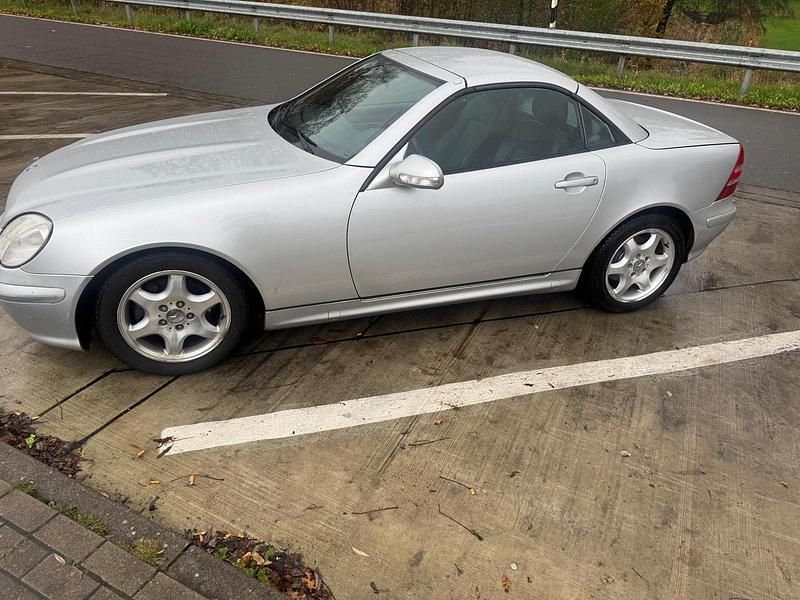Silber Gebraucht 2001 Mercedes SLK200 Cabrio | 5.290 € (Guter Preis) - Bild 1/4