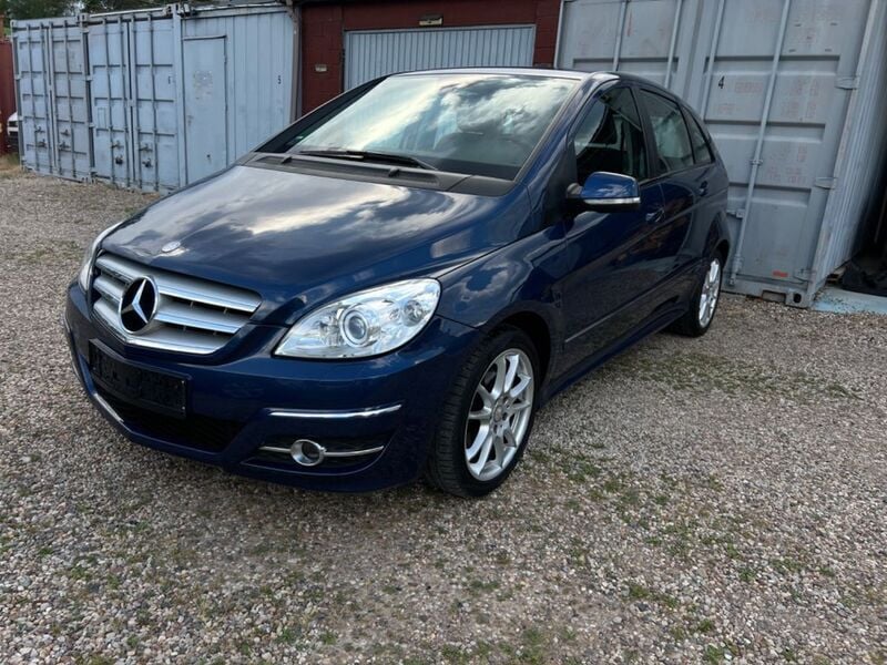 Blau Gebraucht 2010 Mercedes B200 Van / Kleinbus | 6.990 € (Fairer Preis) - Bild 1/4