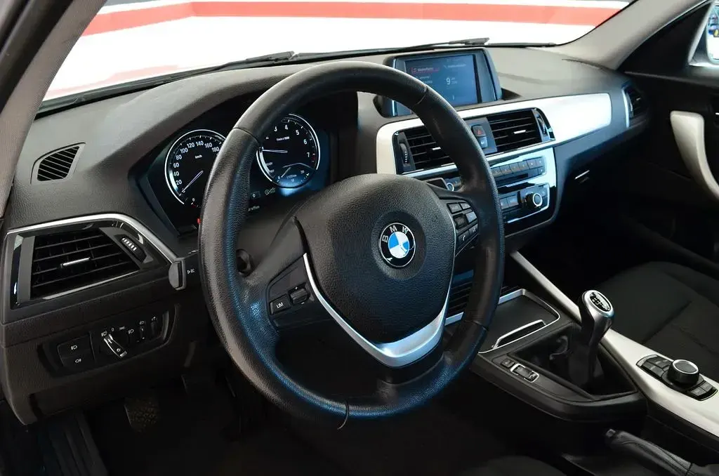Gebraucht BMW 118 M Sport 136 PS (100 kW) 2018 Weiß Limousine