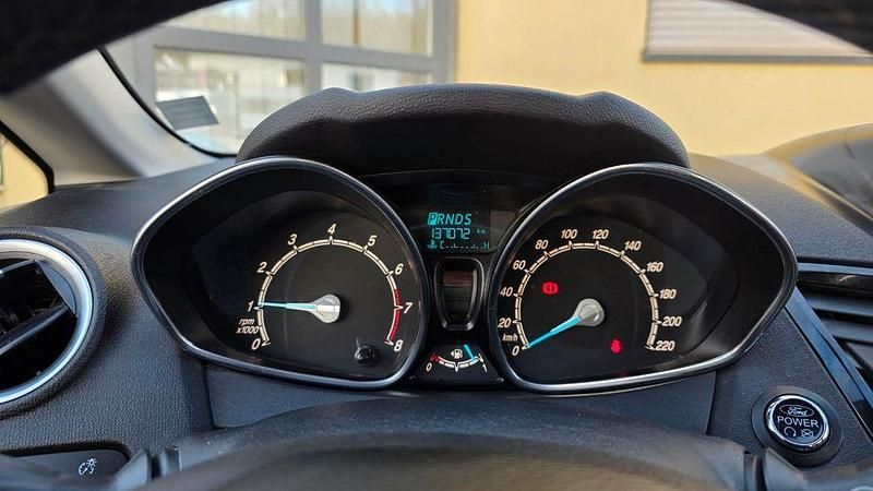 Gebraucht Ford Fiesta Titanium 101 PS (74 kW) 2014 Schwarz Kleinwagen