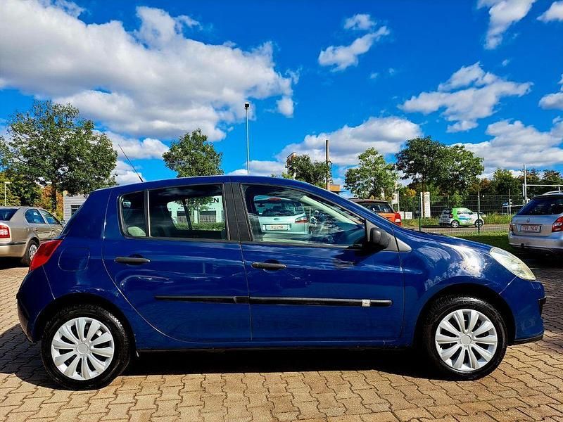 Gebraucht Renault Clio III Expression 75 PS (55 kW) 2005 Blau Limousine
