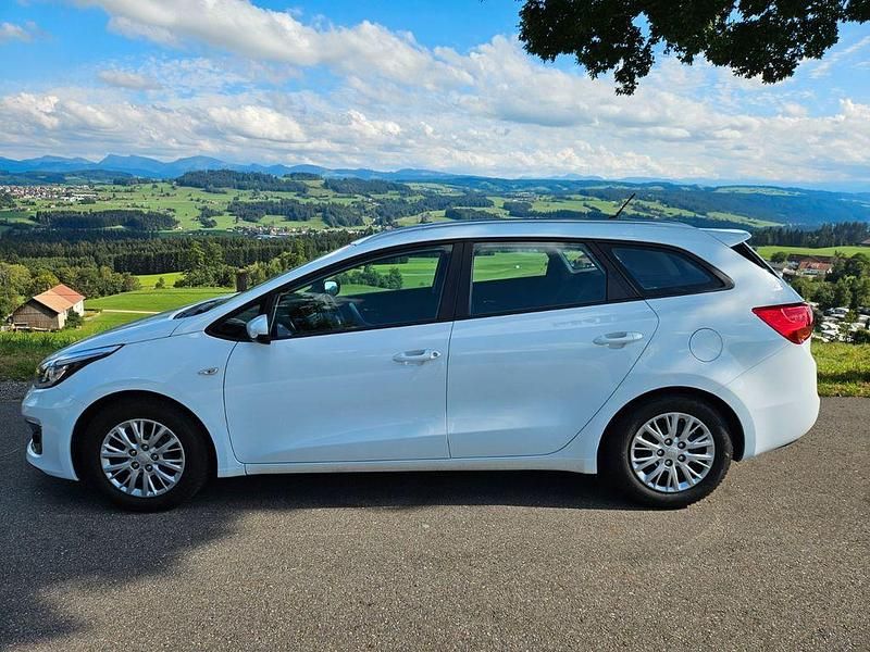 Gebraucht Kia Ceed Sportswagon 135 PS (99 kW) 2018 Weiß Kombi