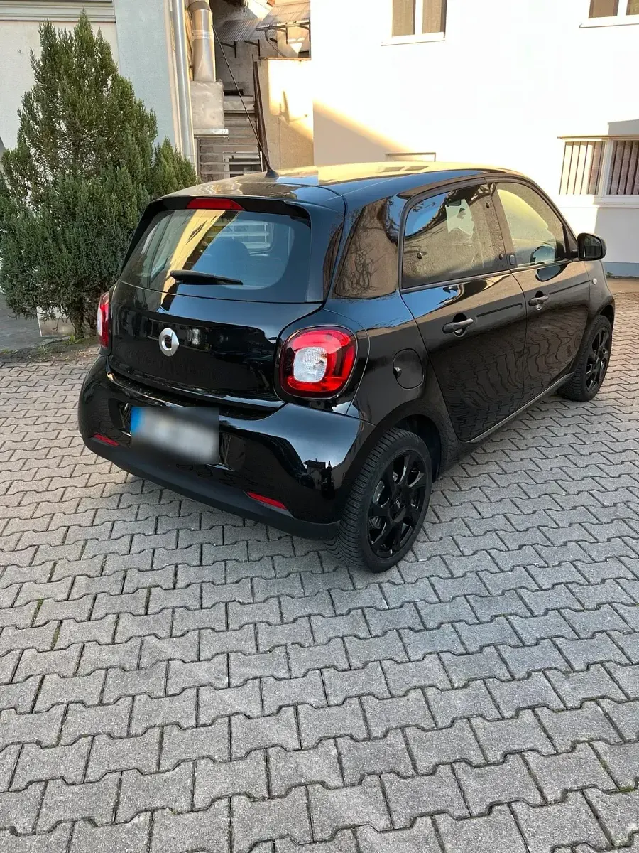 Gebraucht Smart ForFour Electric Drive 60 kW (82 PS) 2021 Schwarz Kleinwagen