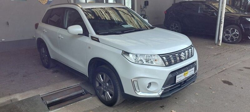 Gebraucht Suzuki Vitara Comfort 111 PS (81 kW) 2019 Weiß SUV