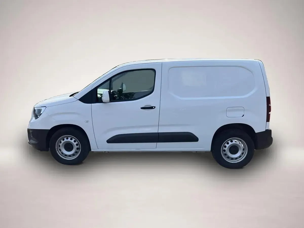 Gebraucht Opel Combo Edition 102 PS (75 kW) 2020 Manufacturer Van / Kleinbus