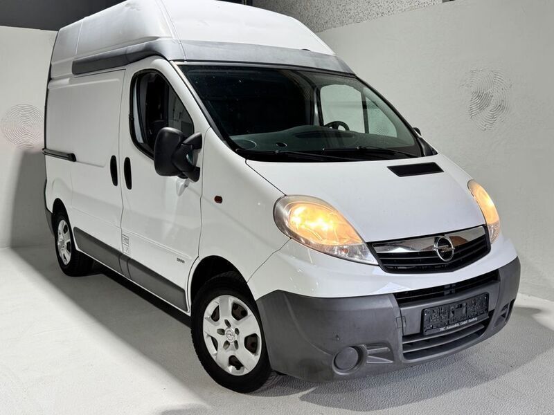 Weiß Gebraucht 2011 Opel Vivaro Van | 8.490 € (Fairer Preis) - Bild 1/4
