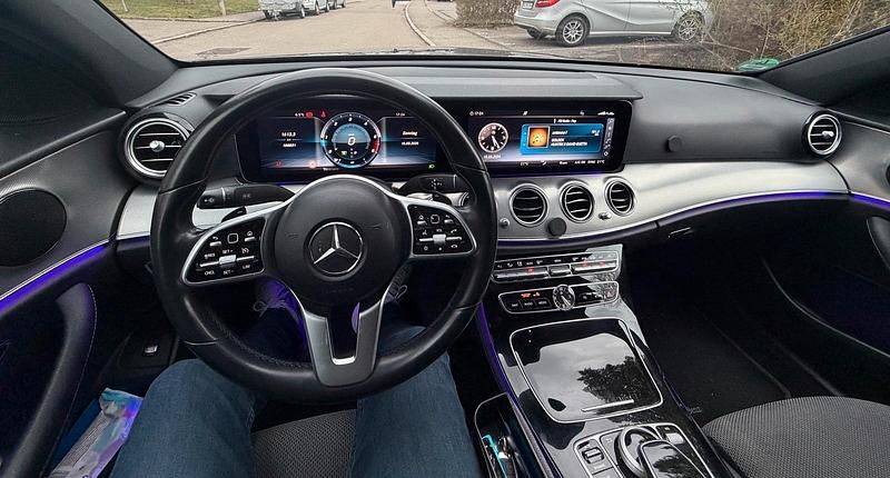 Gebraucht Mercedes E220 194 PS (142 kW) 2019 Schwarz Limousine