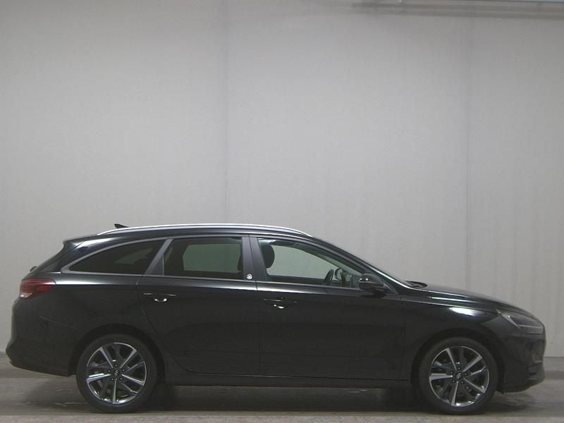 Gebraucht Hyundai i30 Edition 30+ 120 PS (88 kW) 2021 Schwarz Kombi