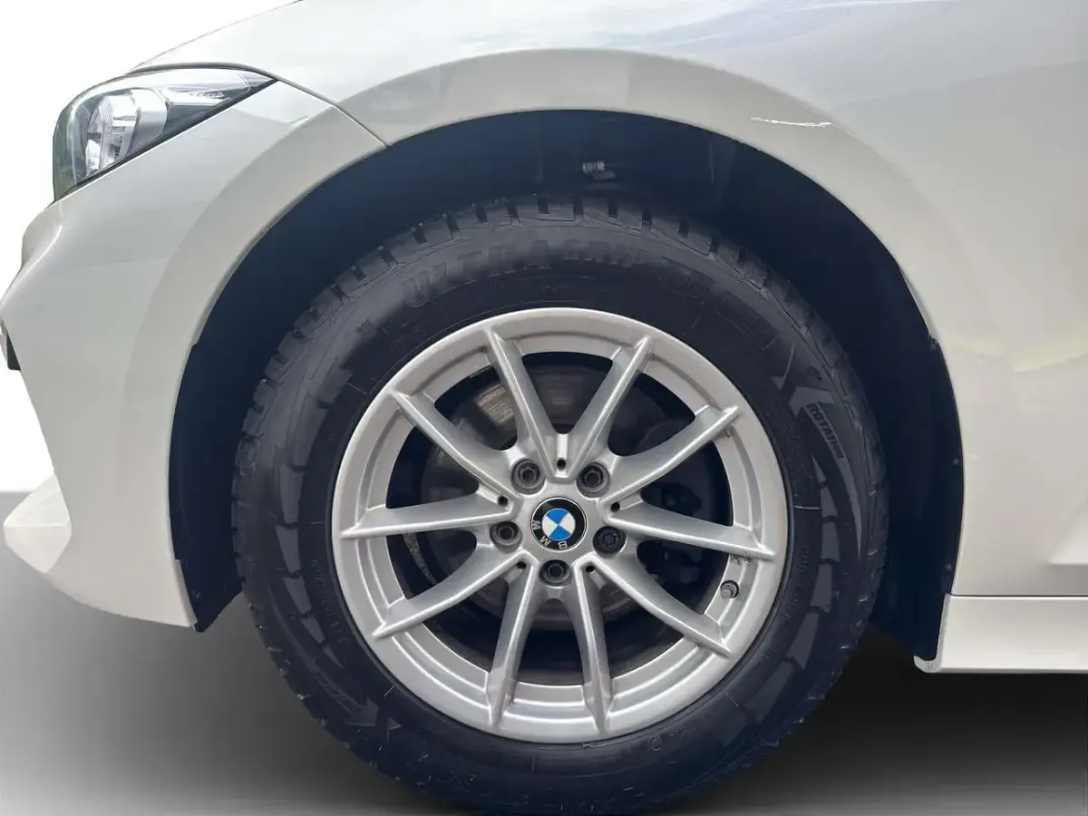 Gebraucht BMW 320 184 PS (135 kW) 2023 Zentralverr. m. diebstahlsiche Limousine