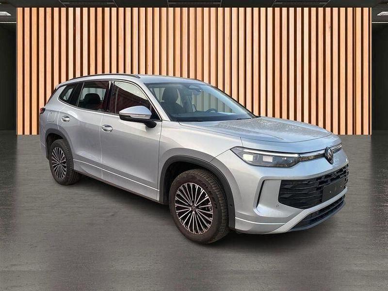 Gebraucht VW Tayron 150 PS (110 kW) 2025 Silber oyster silver metallic (metallic) SUV