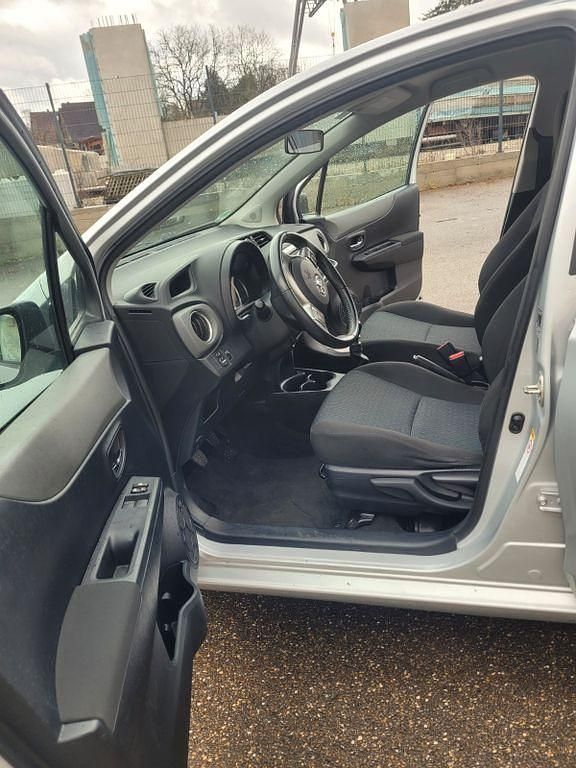 Gebraucht Toyota Yaris Life 99 PS (72 kW) 2012 Grau Kleinwagen