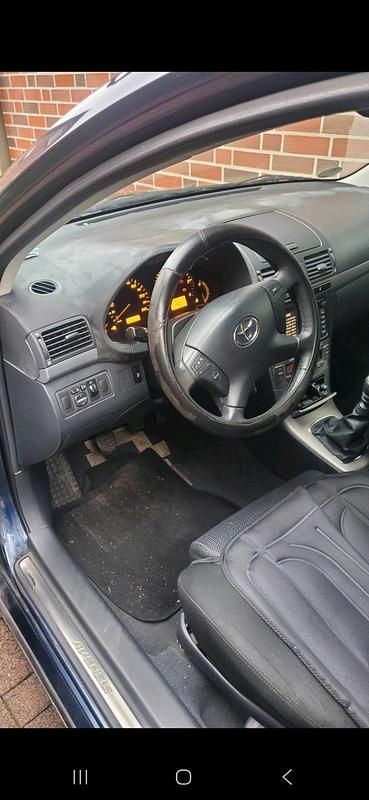 Gebraucht Toyota Avensis 126 PS (92 kW) 2007 Blau Kombi