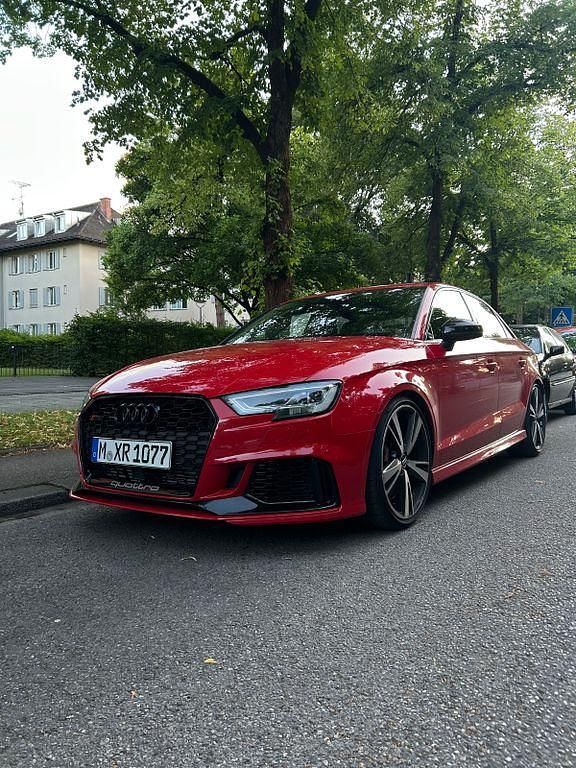 Rot Gebraucht 2020 Audi RS3 Ambiente Kleinwagen | 45.000 € (Fairer Preis) - Bild 1/4