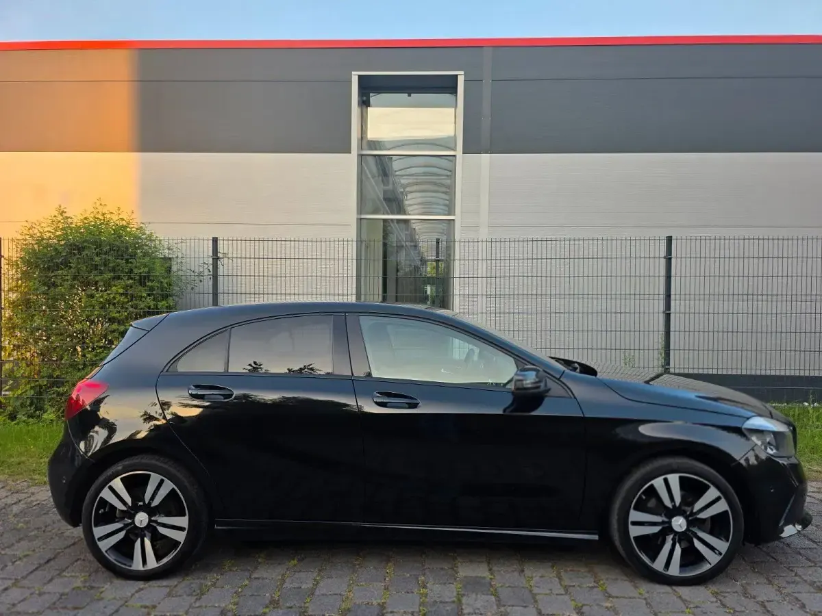 Gebraucht Mercedes A200 136 PS (100 kW) 2015 Schwarz Kleinwagen