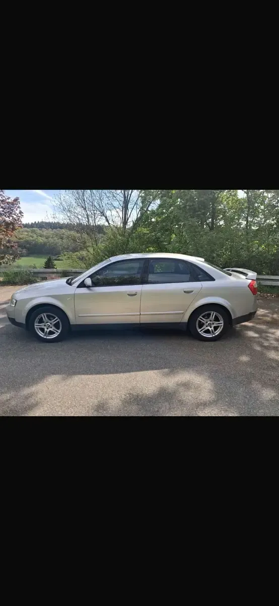 Gebraucht Audi A4 131 PS (96 kW) 2001 Silber Limousine