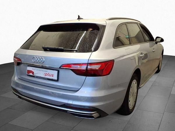 Gebraucht Audi A4 Advanced 163 PS (119 kW) 2022 Silber (florettsilber metallic) Kombi