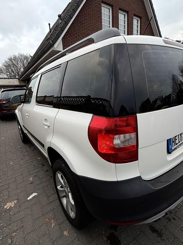 Gebraucht Skoda Yeti 140 PS (102 kW) 2011 Weiß SUV