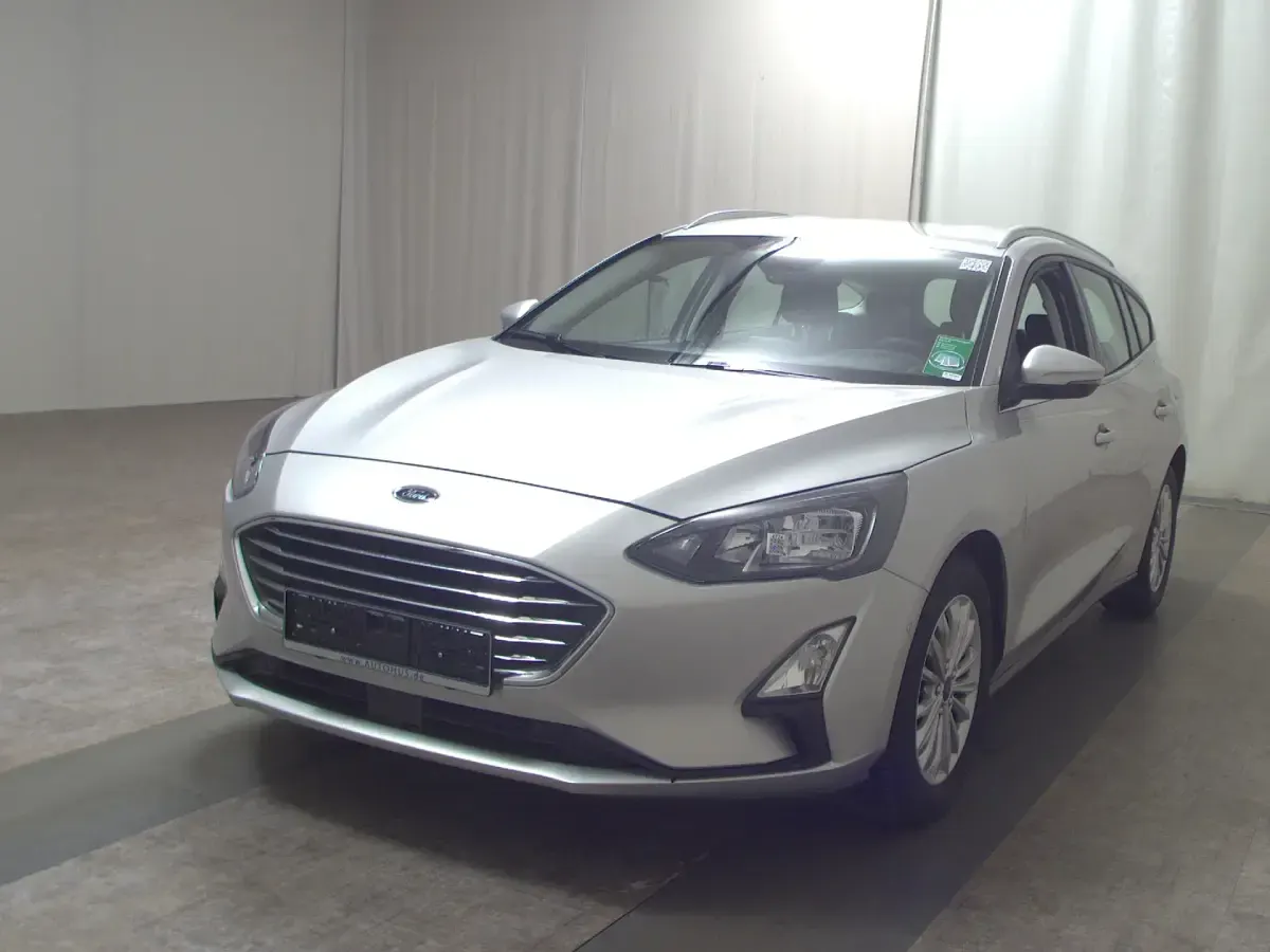 Używany Ford Focus Titanium 125 KM (91 kW) 2021 Srebrny Kombi