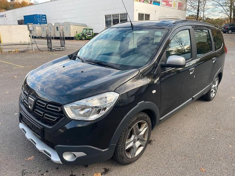 Schwarz Gebraucht 2018 Dacia Lodgy Stepway Van / Kleinbus | 5.900 € (Guter Preis) - Bild 1/4