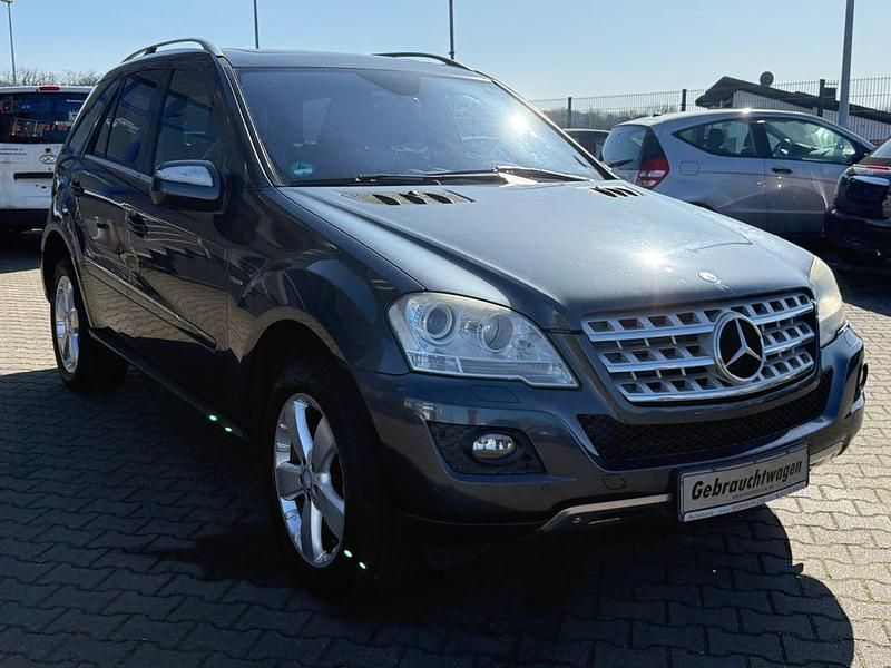 Gebraucht Mercedes ML300 190 PS (139 kW) 2010 Tenoritgrau  metalliclack SUV
