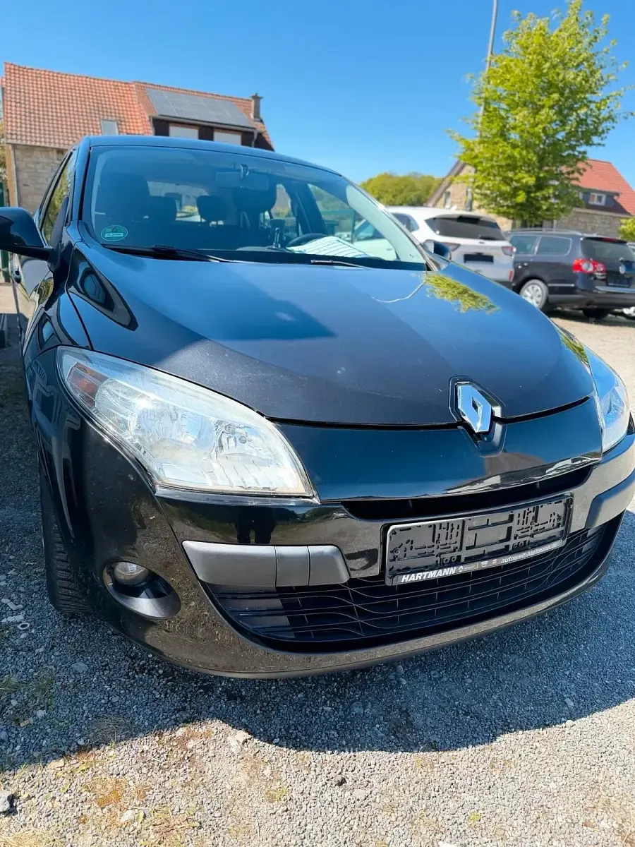 Używany Renault Mégane 101 KM (74 kW) 2009 Czarny Sedan/Limuzyna