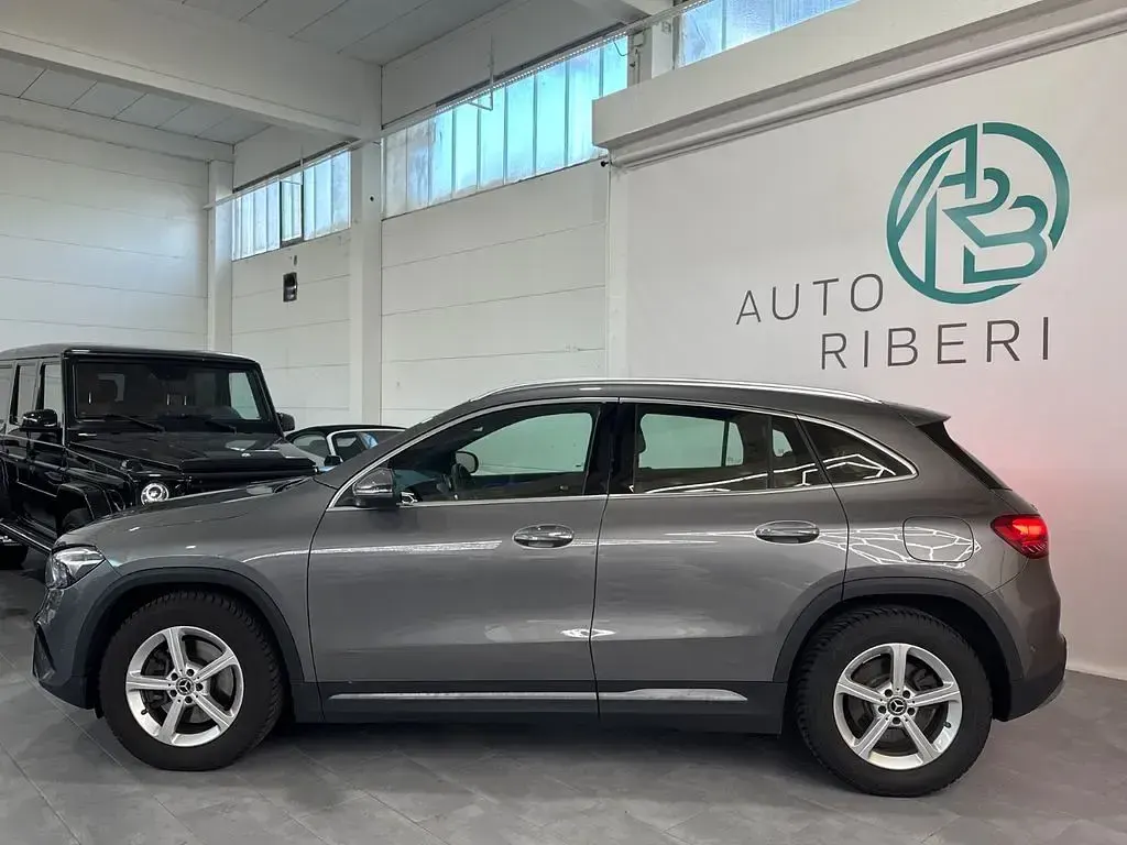 Gebraucht Mercedes GLA220 190 PS (139 kW) 2025 Grau SUV