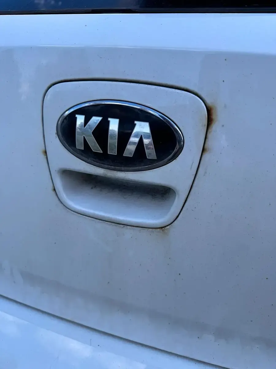 Gebraucht Kia Rio 84 PS (61 kW) 2016 Weiß Kleinwagen