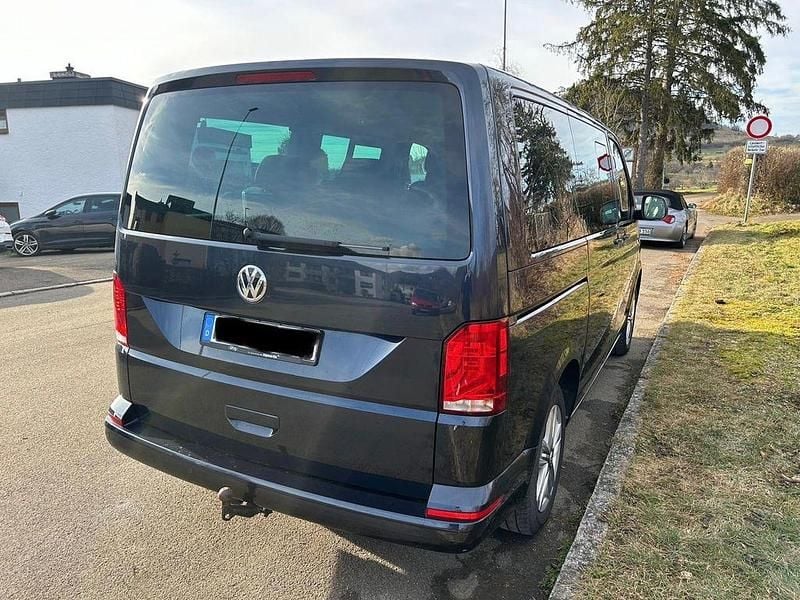 Gebraucht VW Multivan 150 PS (110 kW) 2022 Blau Van