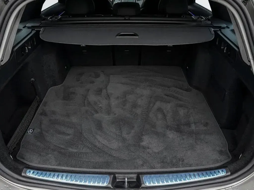Gebraucht Mercedes C300 AMG line 265 PS (194 kW) 2023 Mojavesilber Kombi