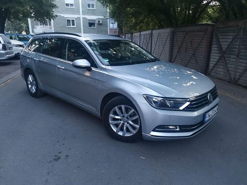 Silber Gebraucht 2016 VW Passat Kombi | 9.500 € (Fairer Preis) - Bild 1/4