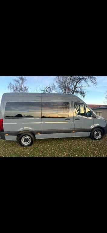 Gebraucht Mercedes Sprinter 170 PS (125 kW) 2023 Grau Van