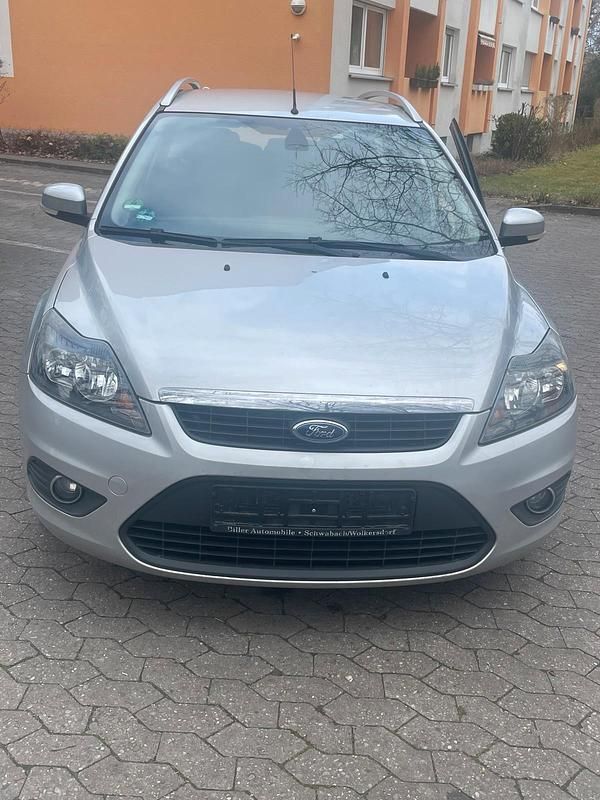Second-hand Ford Focus 106 CP (77 kW) 2010 Argintiu Berlinǎ