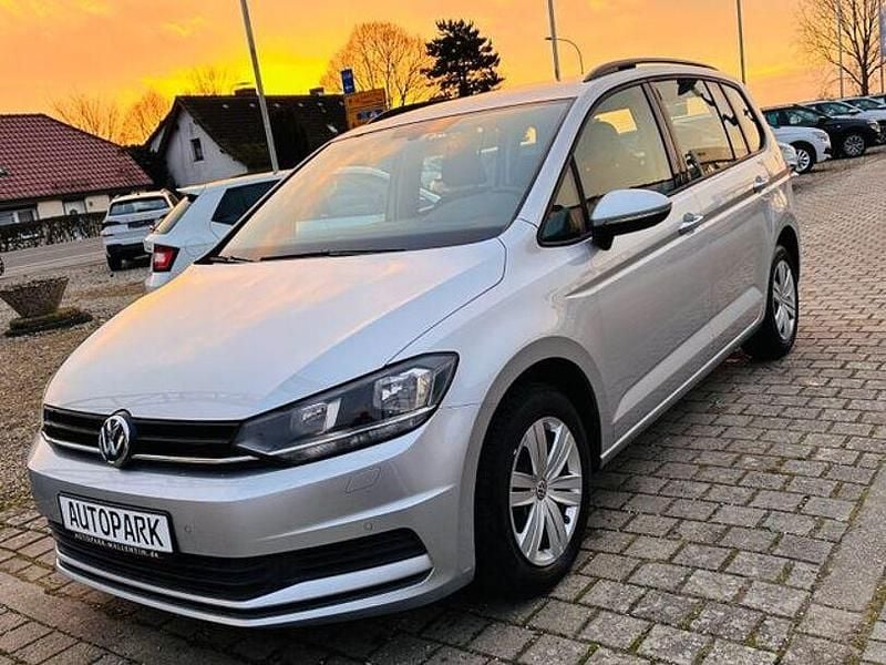 Gebraucht VW Touran 150 PS (110 kW) 2019 Silber Van / Kleinbus