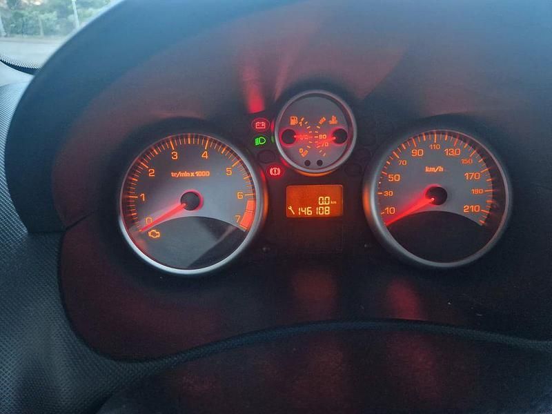 Gebraucht Peugeot 206 75 PS (55 kW) 2010 Schwarz Limousine