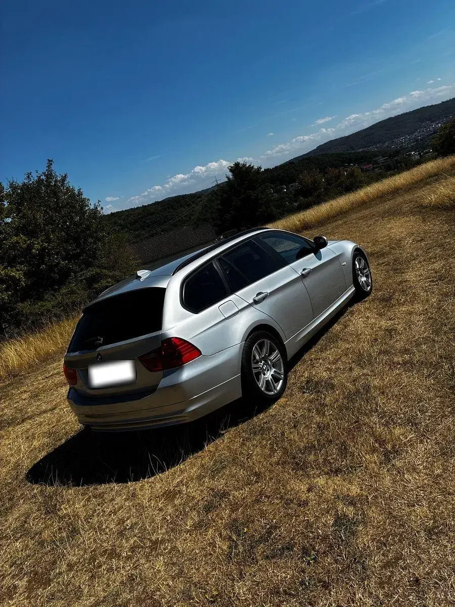 Gebraucht BMW 318 Sport Line 143 PS (105 kW) 2011 Silber Kombi