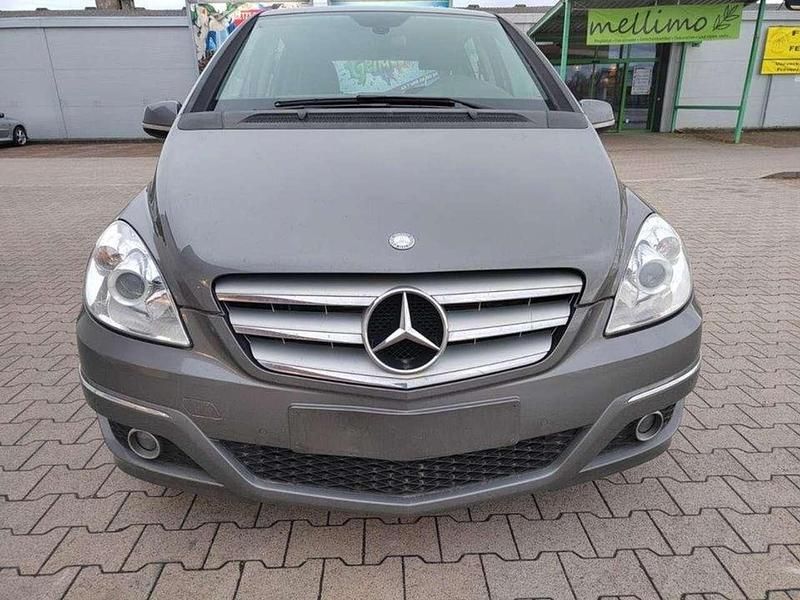 Gebraucht Mercedes B180 Sport Edition 109 PS (80 kW) 2010 Grau Van / Kleinbus