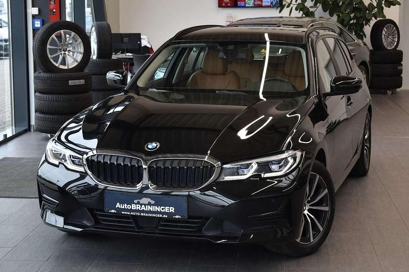 Saphirschwarz Gebraucht 2022 BMW 320 Sport Line Kombi | 30.800 € (Fairer Preis) - Bild 1/4