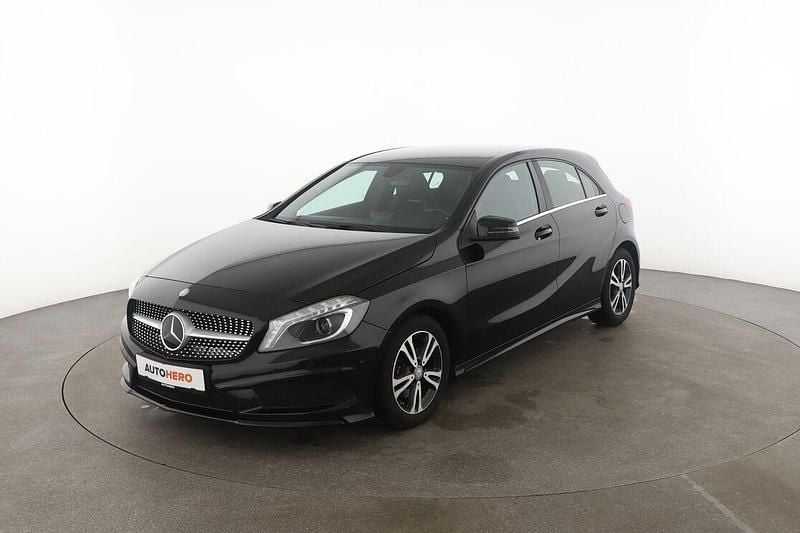Schwarz Gebraucht 2015 Mercedes A180 AMG Limousine | 14.700 € (Etwas zu teuer) - Bild 1/3
