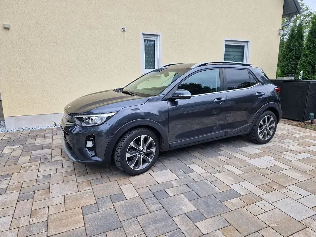 Gebraucht Kia Stonic Platinum Edition 110 PS (80 kW) 2017 Grau SUV