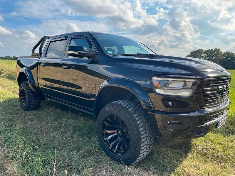 Schwarz Gebraucht 2018 Dodge Ram Abholung | 50.500 € - Bild 1/4
