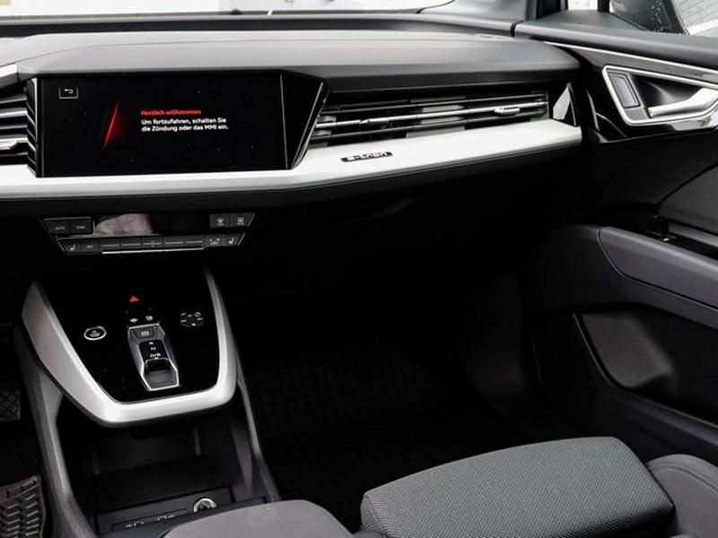 Second-hand Audi Q4 e-tron Sport 150 kW (204 CP) 2023 Gri SUV