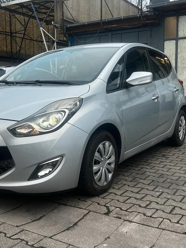 Gebraucht Hyundai ix20 2011 Silber Kleinwagen