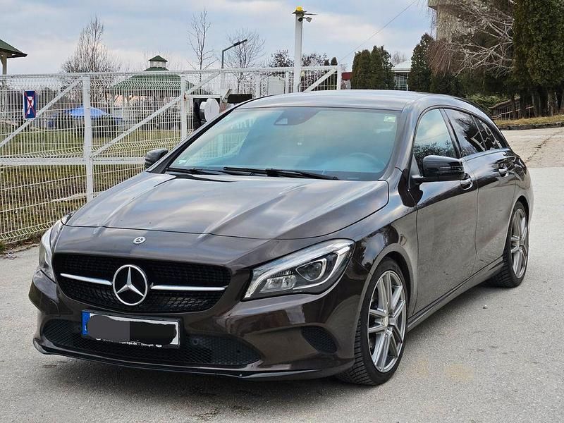 Braun Gebraucht 2018 Mercedes CLA200 Shooting Brake Kombi | 16.000 € (Fairer Preis) - Bild 1/4