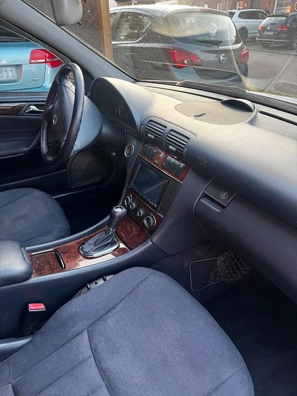 Gebraucht Mercedes C200 163 PS (119 kW) 2006 Grau Limousine
