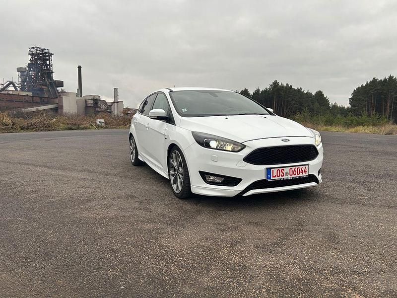 Gebraucht Ford Focus ST-Line 150 PS (110 kW) 2017 Weiß Limousine
