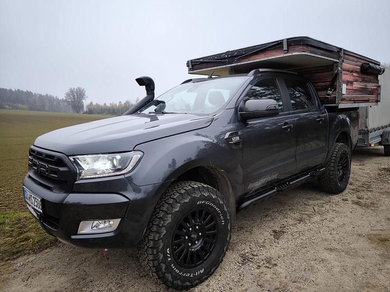 Grau Gebraucht 2017 Ford Expedition SUV | 80.000 € - Bild 1/4