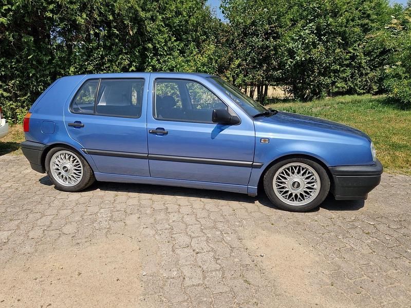 Gebraucht VW Golf III 60 PS (44 kW) 1992 Blau Kleinwagen