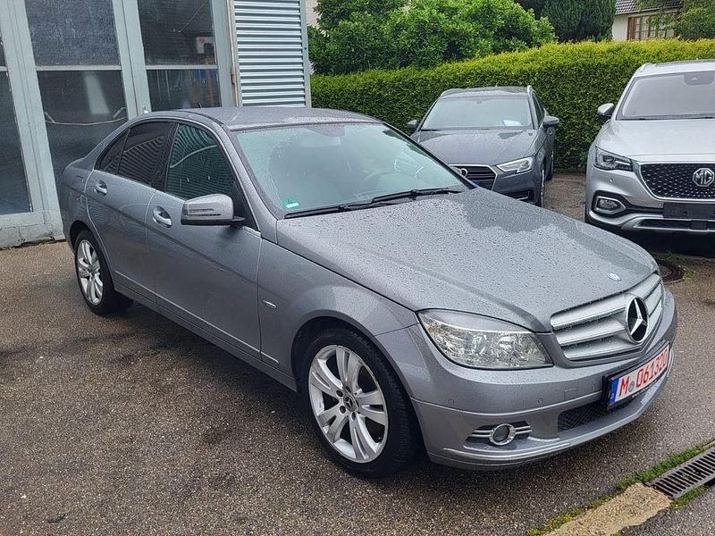 Silber Gebraucht 2010 Mercedes C200 Limousine | 9.690 € (Fairer Preis) - Bild 1/4